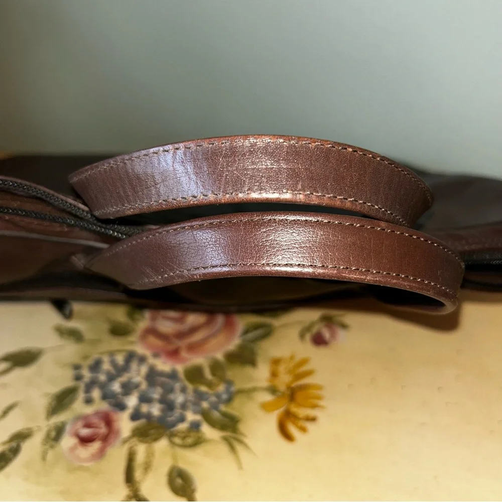 Winn Brown Leather Zip Top Briefcase Bag